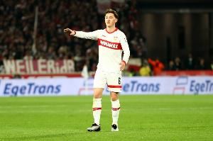 斯图加特官方：斯蒂勒左脚踝外侧韧带部分撕裂，能否出战拜仁待定