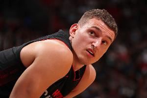 鲍威尔：约维奇会迎来一个精彩的赛季 他未来会非常出色