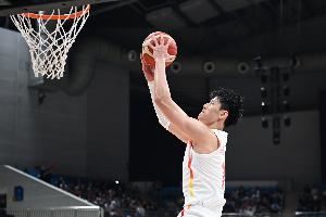 媒体人：当时曾凡博去点燃我就觉得操之过急 去大学应是更好选择